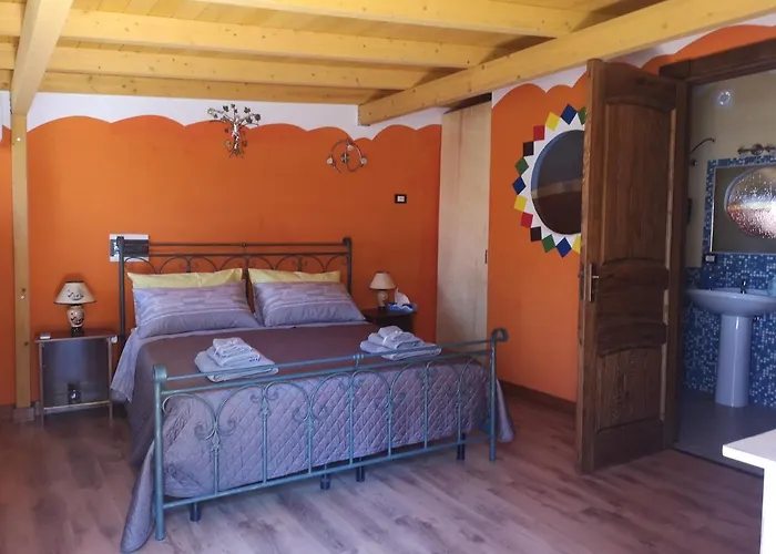 Girasole 乡村民宿 蒙泰罗尼迪莱切